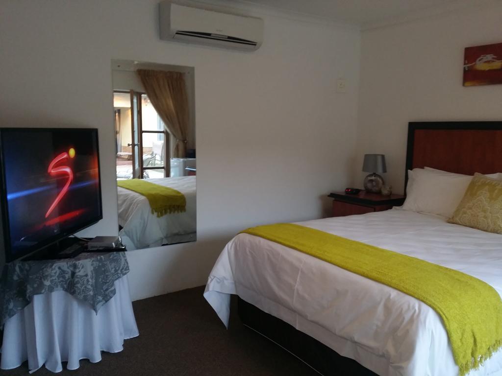 Alicia'S B&B Roodepoort Zimmer foto