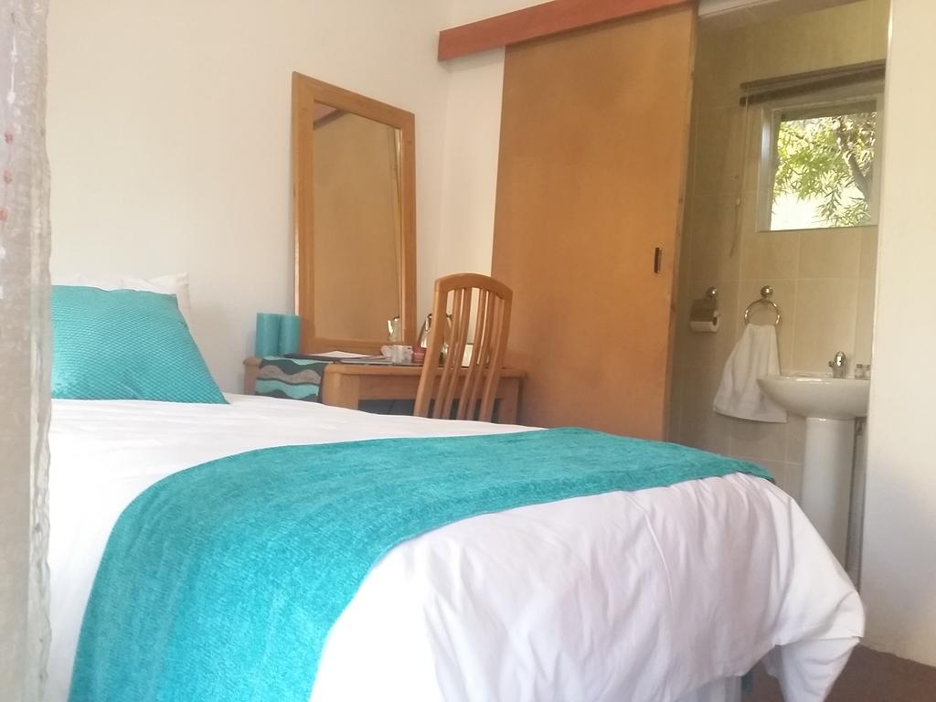 Alicia'S B&B Roodepoort Zimmer foto